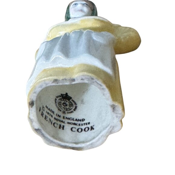 1976 Royal Worcester French Cook Candle Snuffer Hand-Painted Figurine England - Picture 6 of 7